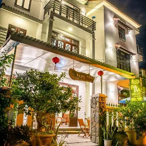 Papa , Hội An Vietnam